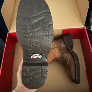 Brand new Justin Cowboy Boots. Size 6.5